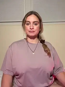Snapshot of Sophie_Raegan chatting on 05-05-26, 05:59 Sophie Raegan online show from 05-05-26, 05:59