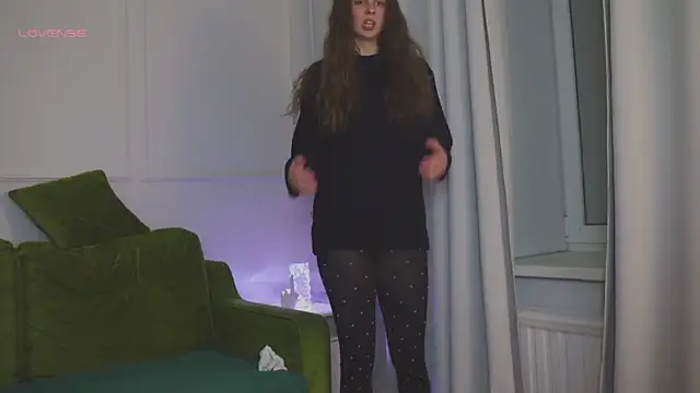 Sereta Finn online show from 12-04-24, 02:04