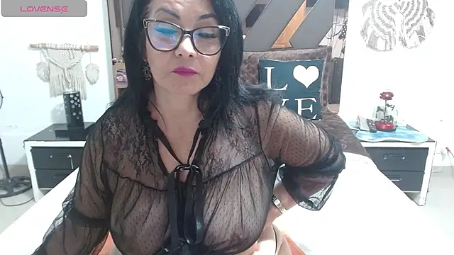 lindaesmeralda online show from 02-26-25, 02:25