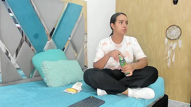 Luya Jhon online show from 01-25-25, 11:23