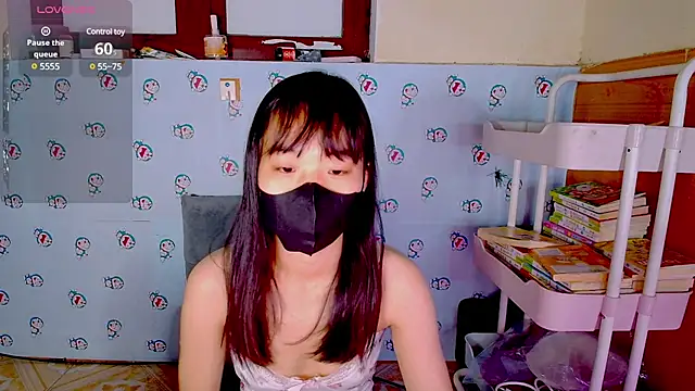 Snapshot of __Saphia__ chatting on 03-04-25, 12:39 Saphia online show from 03-04-25, 12:39