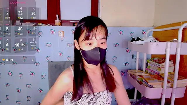 Snapshot of __Saphia__ chatting on 03-05-25, 12:38 Saphia online show from 03-05-25, 12:38