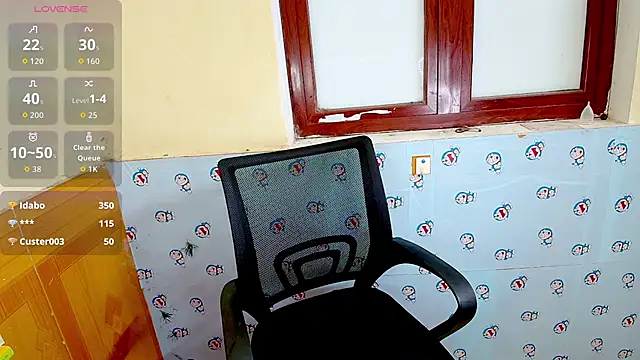 Snapshot of __Saphia__ chatting on 10-15-25, 03:28 Saphia online show from 10-15-25, 03:28