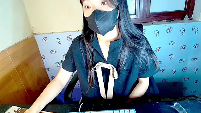 Snapshot of __Saphia__ chatting on 10-19-25, 02:40 Saphia online show from 10-19-25, 02:40