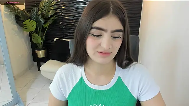 Snapshot of sofia_44 chatting on 01-11-25, 01:01 sofia 44 online show from 01-11-25, 01:01