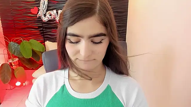 Snapshot of sofia_44 chatting on 09-12-25, 01:00 sofia 44 online show from 09-12-25, 01:00