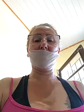 Snapshot of MILEIDE980 chatting on 02-28-25, 07:14 MILEIDE980 online show from 02-28-25, 07:14