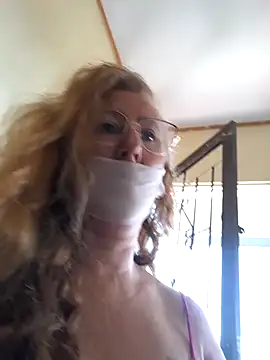 Snapshot of MILEIDE980 chatting on 03-06-25, 12:19 MILEIDE980 online show from 03-06-25, 12:19