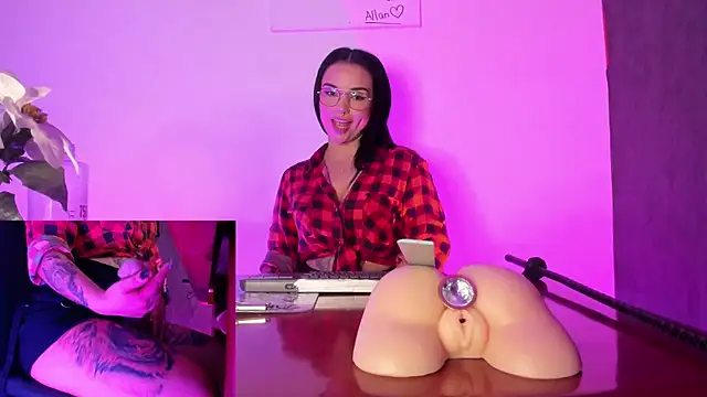 Snapshot of CharlotteScotte chatting on 03-21-25, 03:02 CharlotteScotte online show from 03-21-25, 03:02