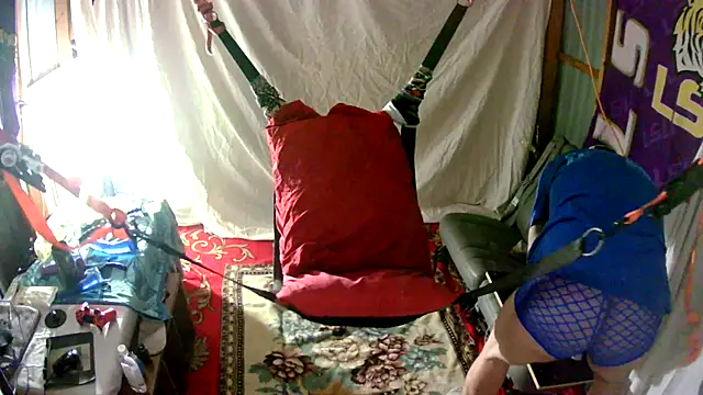 Snapshot of Cummerforyouu2 chatting on 03-21-26, 06:07 Cummerforyouu2 online show from 03-21-26, 06:07