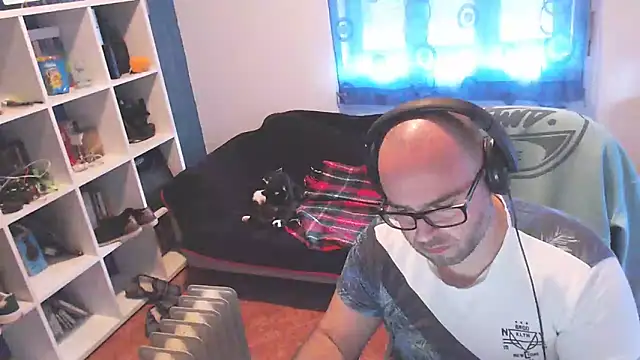 ravingr4d4 online show from 02-25-25, 12:13