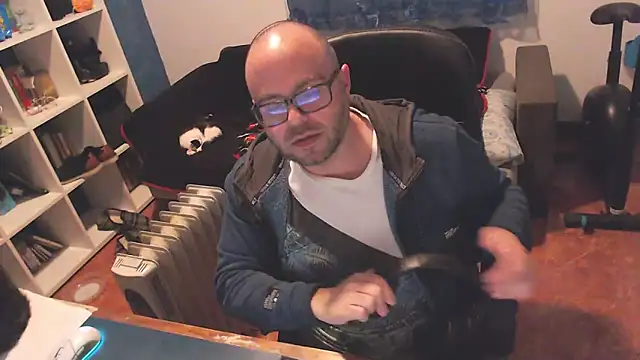 ravingr4d4 online show from 02-26-25, 09:10