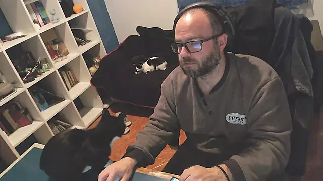 ravingr4d4 online show from 03-21-25, 12:40