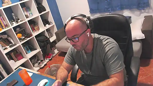 ravingr4d4 online show from 10-12-25, 07:57