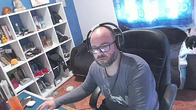 ravingr4d4 online show from 10-31-25, 12:06