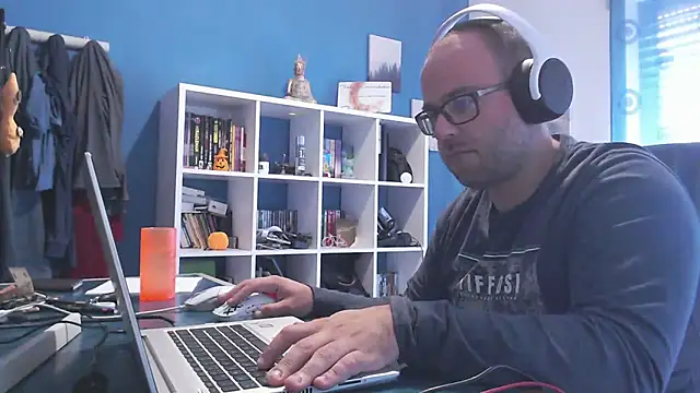 ravingr4d4 online show from 11-06-25, 09:54