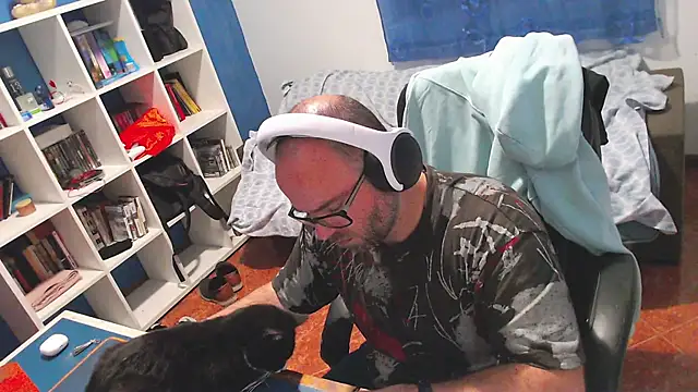 ravingr4d4 online show from 05-08-26, 10:37