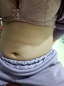 SweetGirl2k2 online show from 03-18-25, 02:47