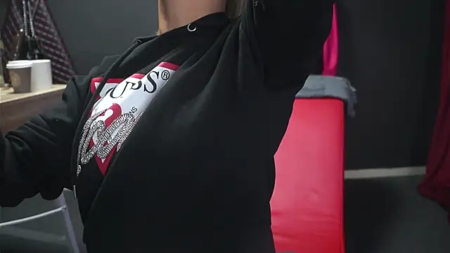 Snapshot of CelineConner chatting on 09-22-25, 04:14 CelineConner online show from 09-22-25, 04:14