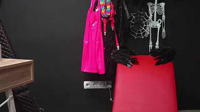 Snapshot of CelineConner chatting on 10-30-25, 05:09 CelineConner online show from 10-30-25, 05:09