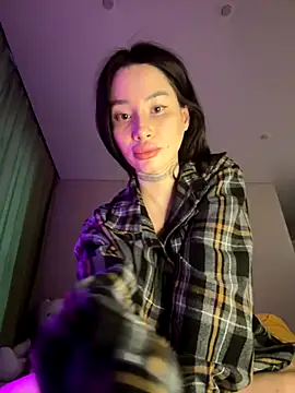 Yunasi online show from 10-31-25, 11:55