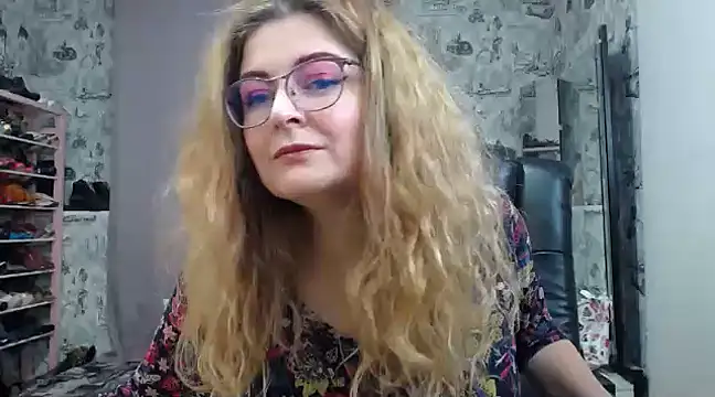 Helen1974 online show from 02-08-25, 09:15