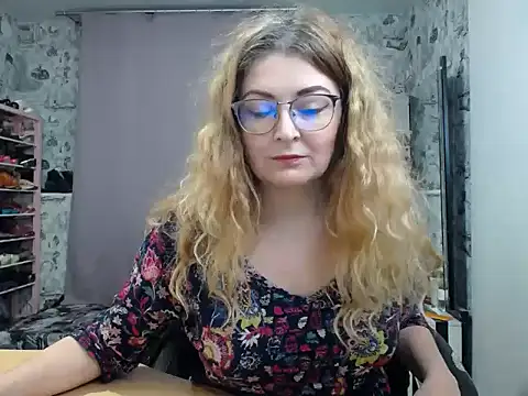 Helen1974 online show from 03-04-25, 04:52