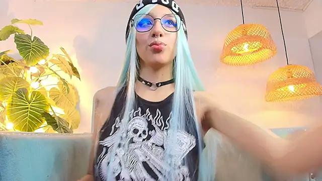 Snapshot of bellablack27 chatting on 09-23-25, 03:59 bellablack27 online show from 09-23-25, 03:59