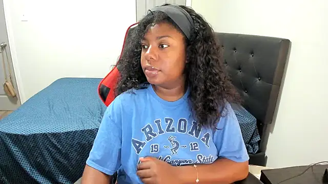 Snapshot of demi_xoxo chatting on 02-24-26, 06:22 demi xoxo online show from 02-24-26, 06:22