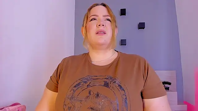 sophiarossee  online show from 02-08-25, 12:17