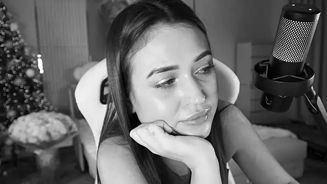 Snapshot of Adel_chocolate_ chatting on 01-07-26, 07:44 Adel chocolate online show from 01-07-26, 07:44