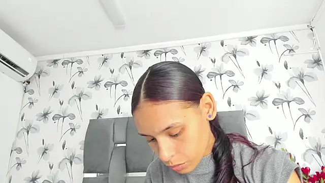 Snapshot of Ehotloveaxxx chatting on 09-21-25, 01:46 Ehotloveaxxx online show from 09-21-25, 01:46