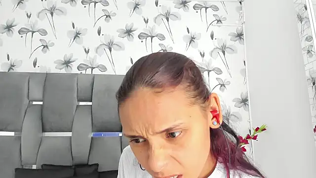 Snapshot of Ehotloveaxxx chatting on 10-09-25, 04:38 Ehotloveaxxx online show from 10-09-25, 04:38