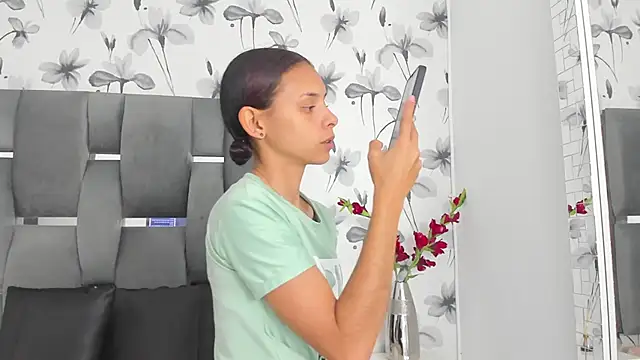 Snapshot of Ehotloveaxxx chatting on 10-15-25, 01:33 Ehotloveaxxx online show from 10-15-25, 01:33