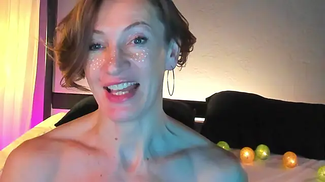 Snapshot of Dorothy_Meyer chatting on 12-19-24, 09:18 Dorothy Meyer online show from 12-19-24, 09:18