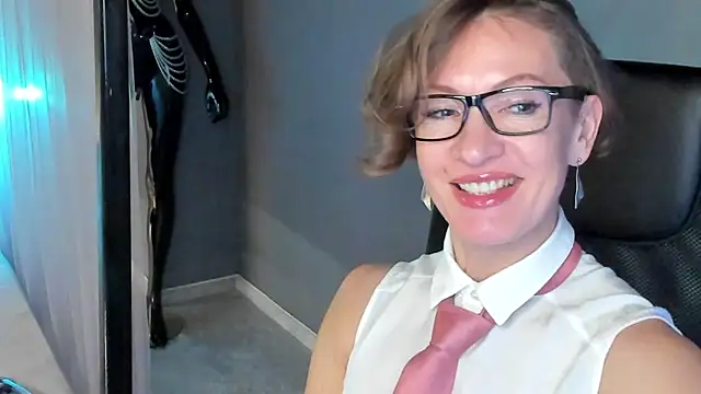 Snapshot of Dorothy_Meyer chatting on 01-10-25, 02:25 Dorothy Meyer online show from 01-10-25, 02:25