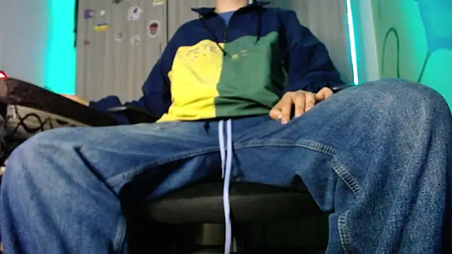 zacwatson  online show from 12-05-24, 06:43