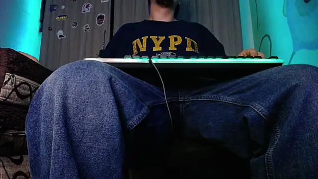 zacwatson  online show from 12-17-24, 08:56