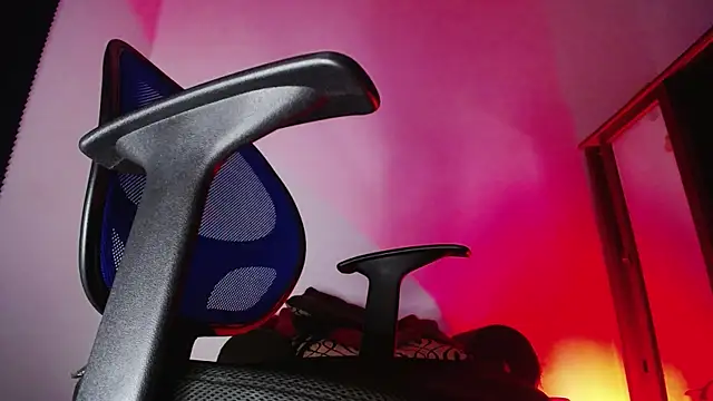 zacwatson  online show from 11-05-25, 02:55