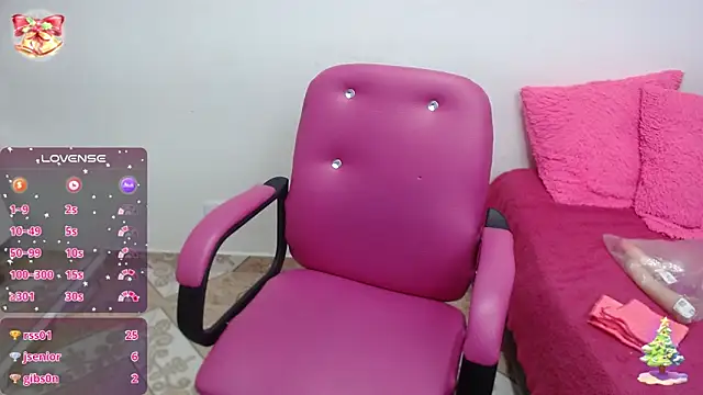 Snapshot of CristialJones_ chatting on 12-24-24, 04:51 CristialJones online show from 12-24-24, 04:51