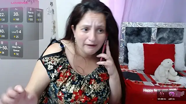 Snapshot of CristialJones_ chatting on 03-05-25, 01:28 CristialJones online show from 03-05-25, 01:28