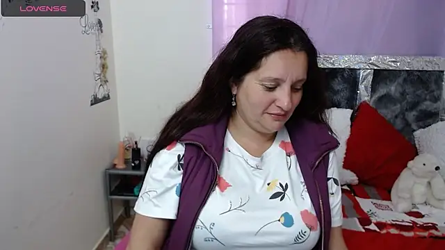 Snapshot of CristialJones_ chatting on 03-12-25, 01:40 CristialJones online show from 03-12-25, 01:40