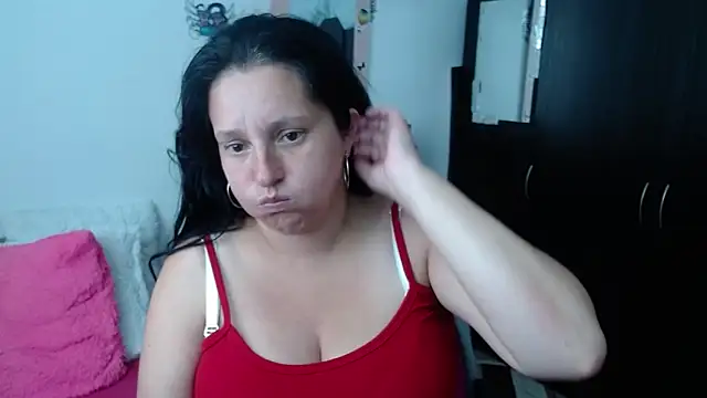 Snapshot of CristialJones_ chatting on 10-02-25, 02:24 CristialJones online show from 10-02-25, 02:24