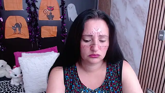 Snapshot of CristialJones_ chatting on 11-01-25, 02:41 CristialJones online show from 11-01-25, 02:41