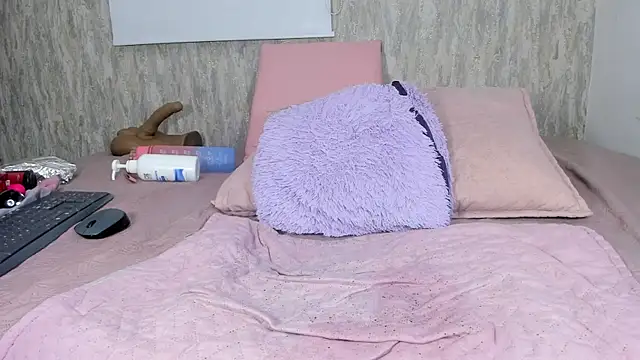 violett lo online show from 12-28-24, 06:06