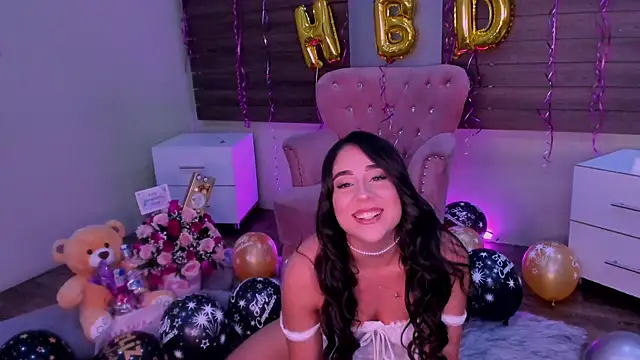 Snapshot of Sussy_Bell01 chatting on 12-19-24, 09:06 Sussy Bell01 online show from 12-19-24, 09:06