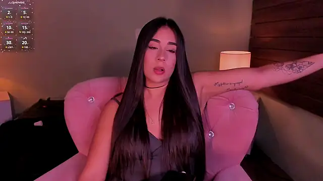 Snapshot of Sussy_Bell01 chatting on 03-14-25, 12:10 Sussy Bell01 online show from 03-14-25, 12:10