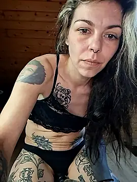 SophiaBlackfoxx online show from 12-21-25, 11:50