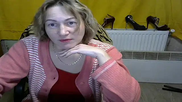 wLESLYMOSw online show from 01-28-25, 08:04