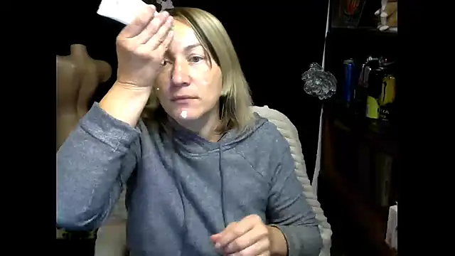 Snapshot of wLESLYMOSw chatting on 09-29-25, 09:25 wLESLYMOSw online show from 09-29-25, 09:25